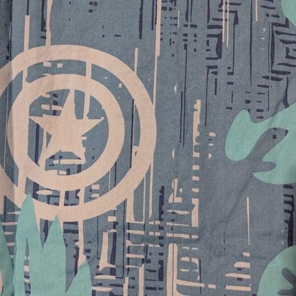 NWOT Marvel Captain America Shirt - Picture 5 of 8